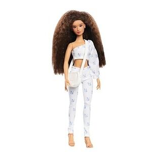 BNIB 2022 NATURALISTAS I'M KELSEY AFRICAN AMERICAN FASHION DOLL W/ACCESSORIES